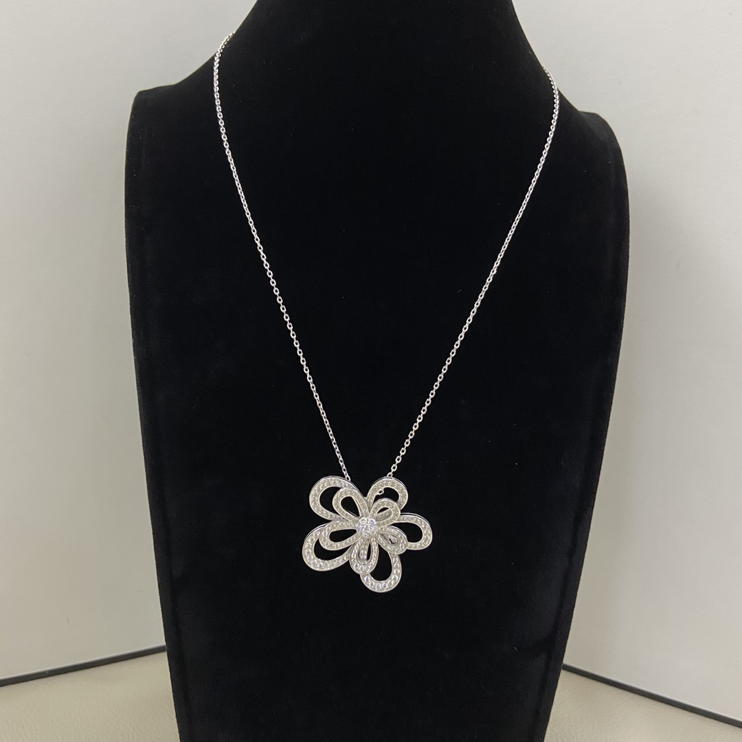 Van Cleef & Arpels Necklace New Full Diamond Flower Necklace