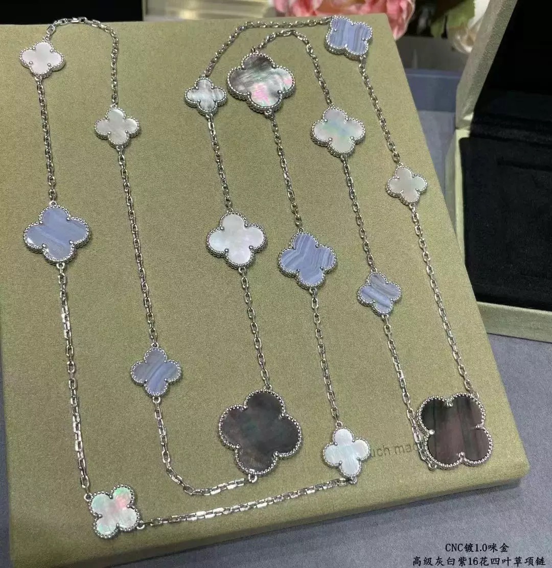 Van Cleef & Arpels Necklace Irregular 16-Flower Long Necklace Sweater Chain