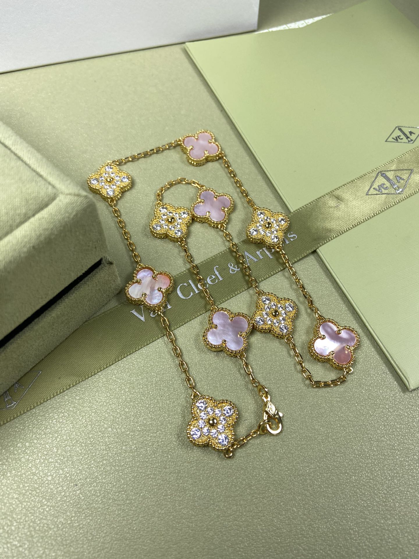 Van Cleef & Arpels Necklace VCA 10-Flower Pink Mother Pearl Necklace White Gold Yellow Gold Rose Gold