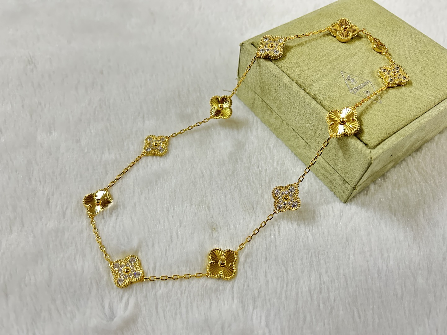 VCA Van Cleef & Arpels Ten-Flower Laser With Diamond Necklace Platinum, Rose Gold, Yellow Gold