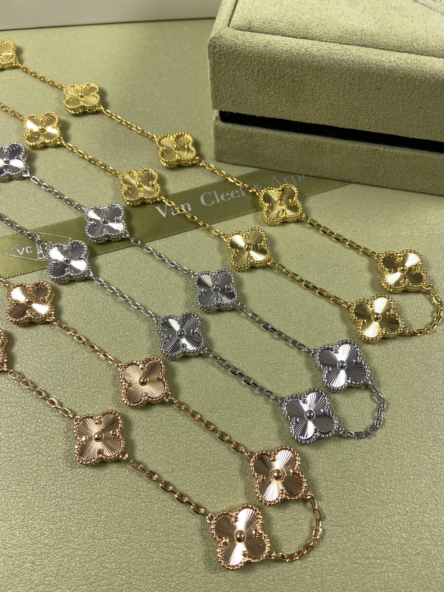 VCA Van Cleef & Arpels Ten-Flower Laser With Diamond Necklace Platinum, Rose Gold, Yellow Gold