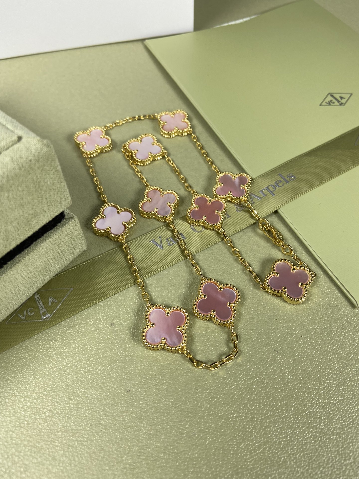 Van Cleef & Arpels Necklace VCA 10-Flower Pink Mother Pearl Necklace White Gold Yellow Gold Rose Gold