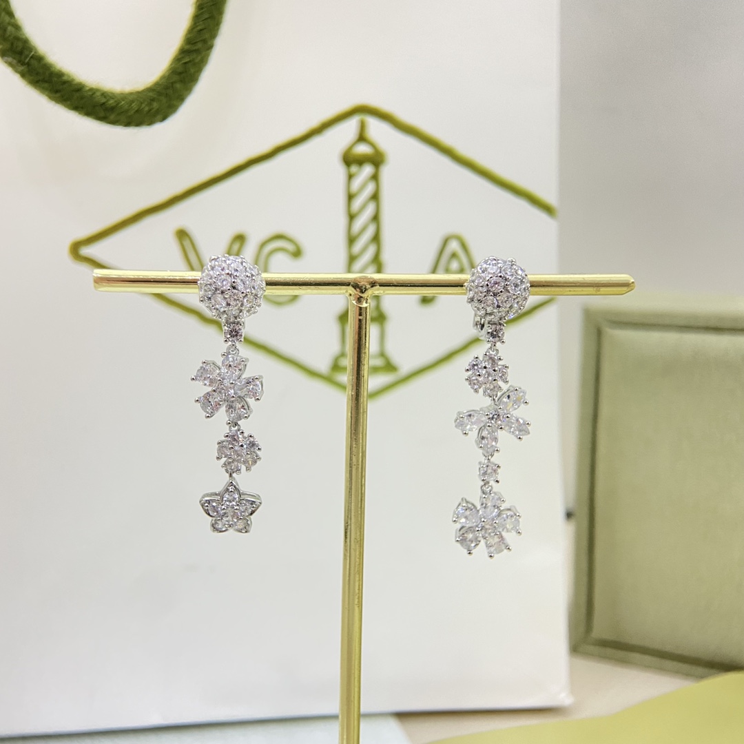 Van Cleef & Arpels Earrings New Gradient Gemstones Midsummer Moon Dream Ear Clips