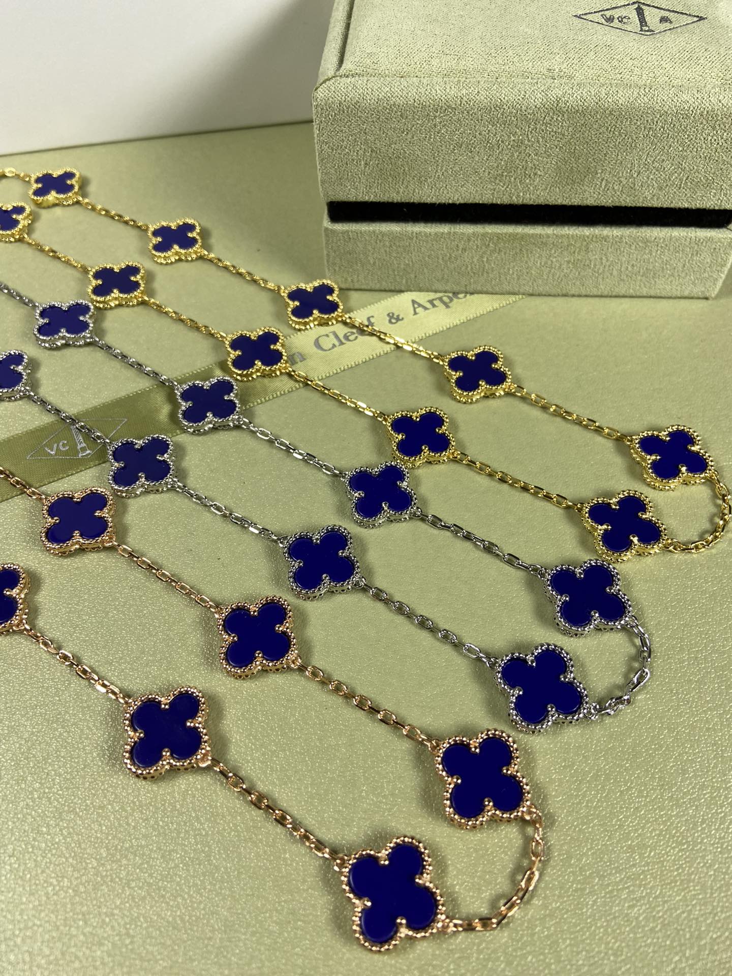 Van Cleef & Arpels Necklace VCA 10-Flower Lapis Lazuli Diamond Necklace White Gold Yellow Gold Rose Gold