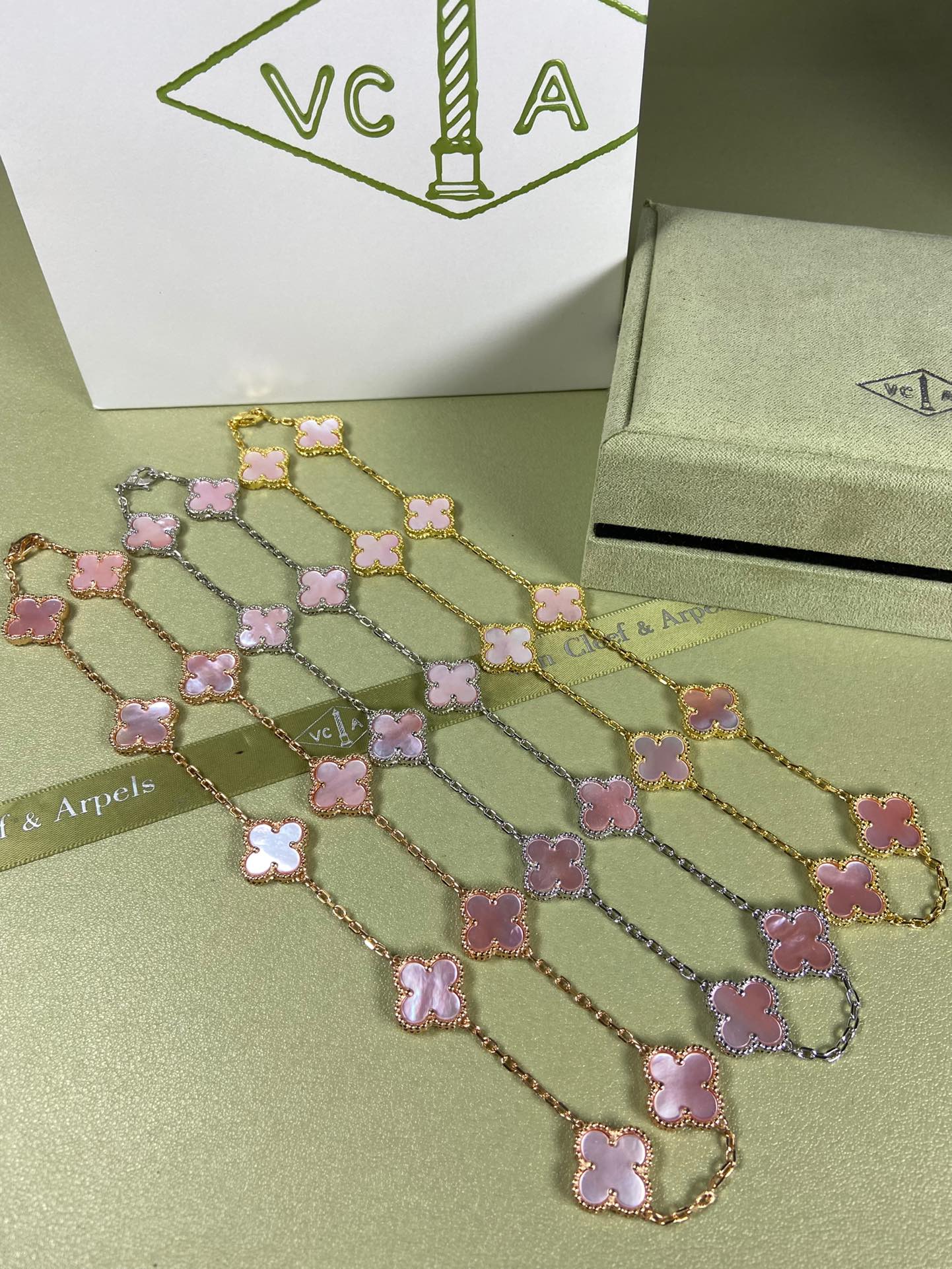 Van Cleef & Arpels Necklace VCA 10-Flower Pink Mother Pearl Necklace White Gold Yellow Gold Rose Gold