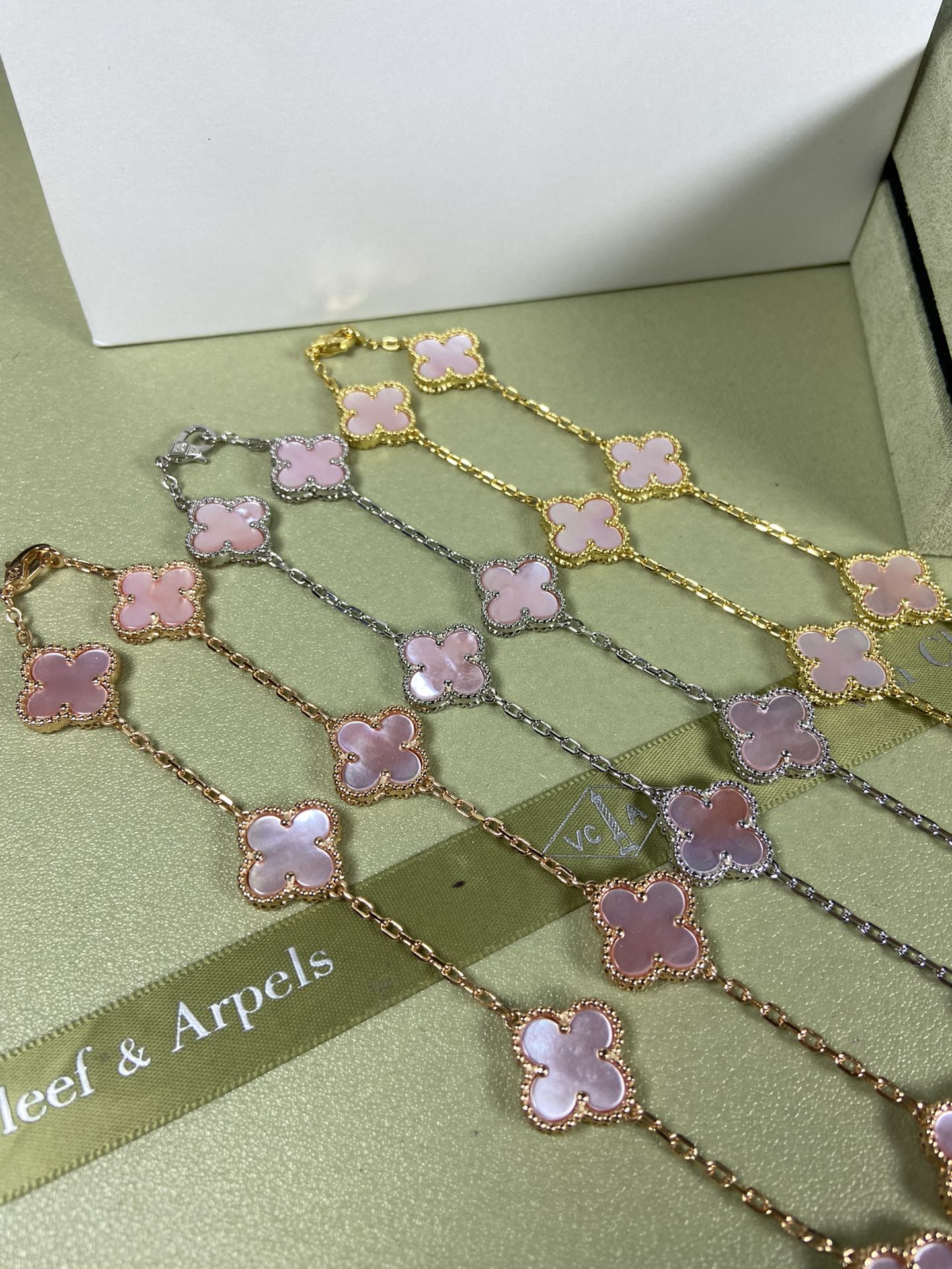 Van Cleef & Arpels Necklace VCA 10-Flower Pink Mother Pearl Necklace White Gold Yellow Gold Rose Gold