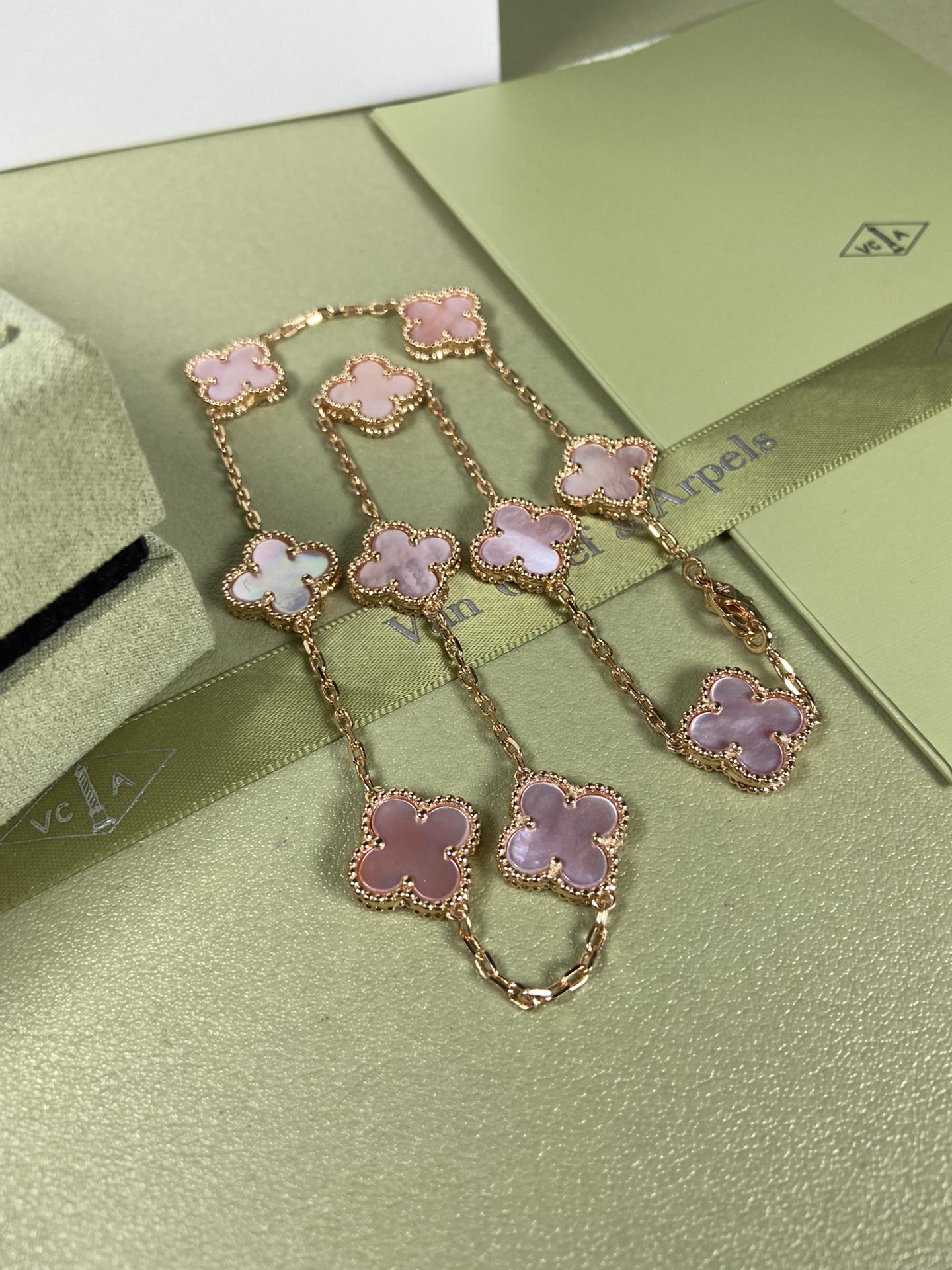 Van Cleef & Arpels Necklace VCA 10-Flower Pink Mother Pearl Necklace White Gold Yellow Gold Rose Gold