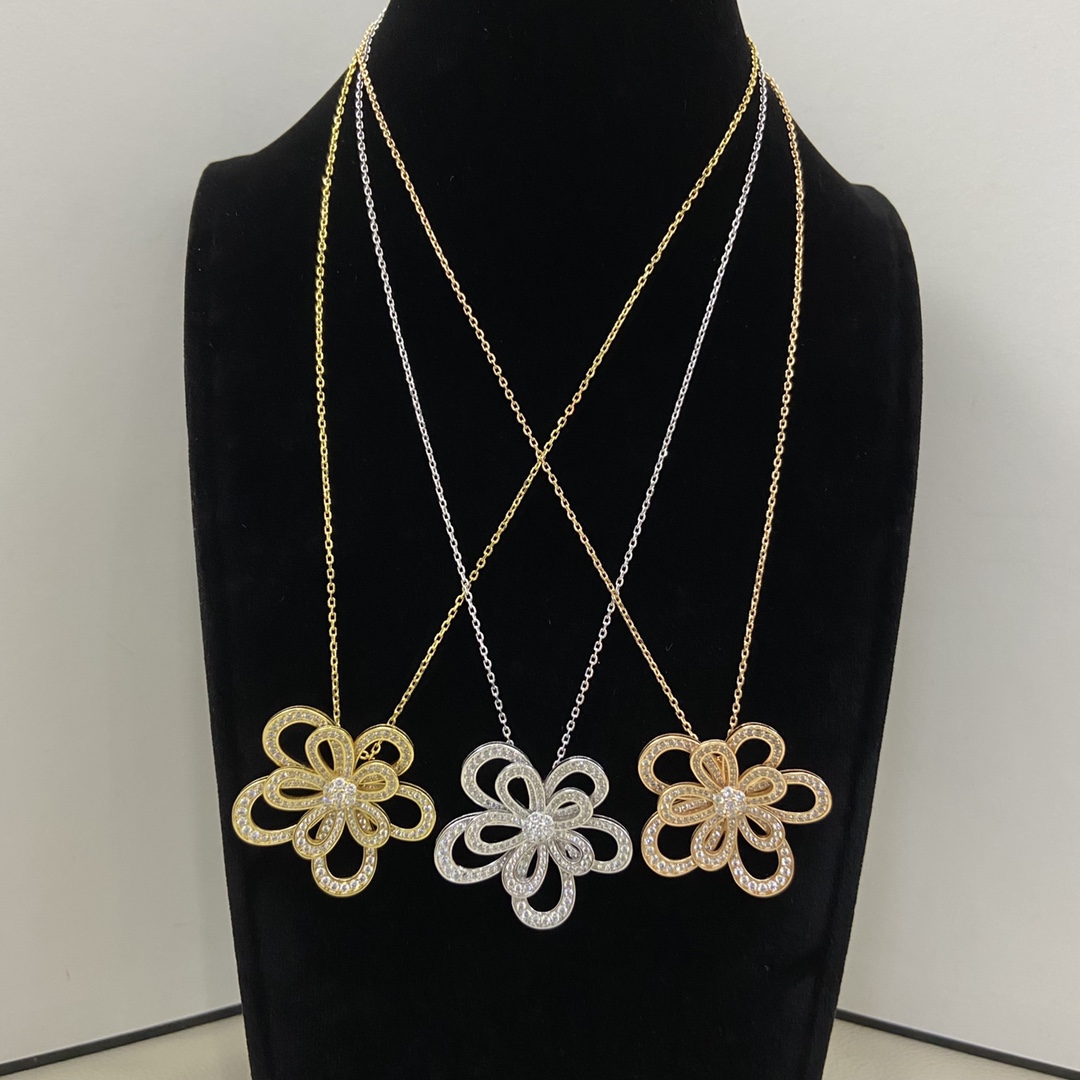 Van Cleef & Arpels Necklace New Full Diamond Flower Necklace