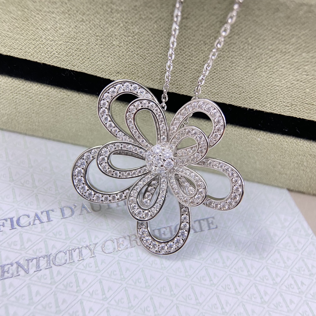 Van Cleef & Arpels Necklace New Full Diamond Flower Necklace