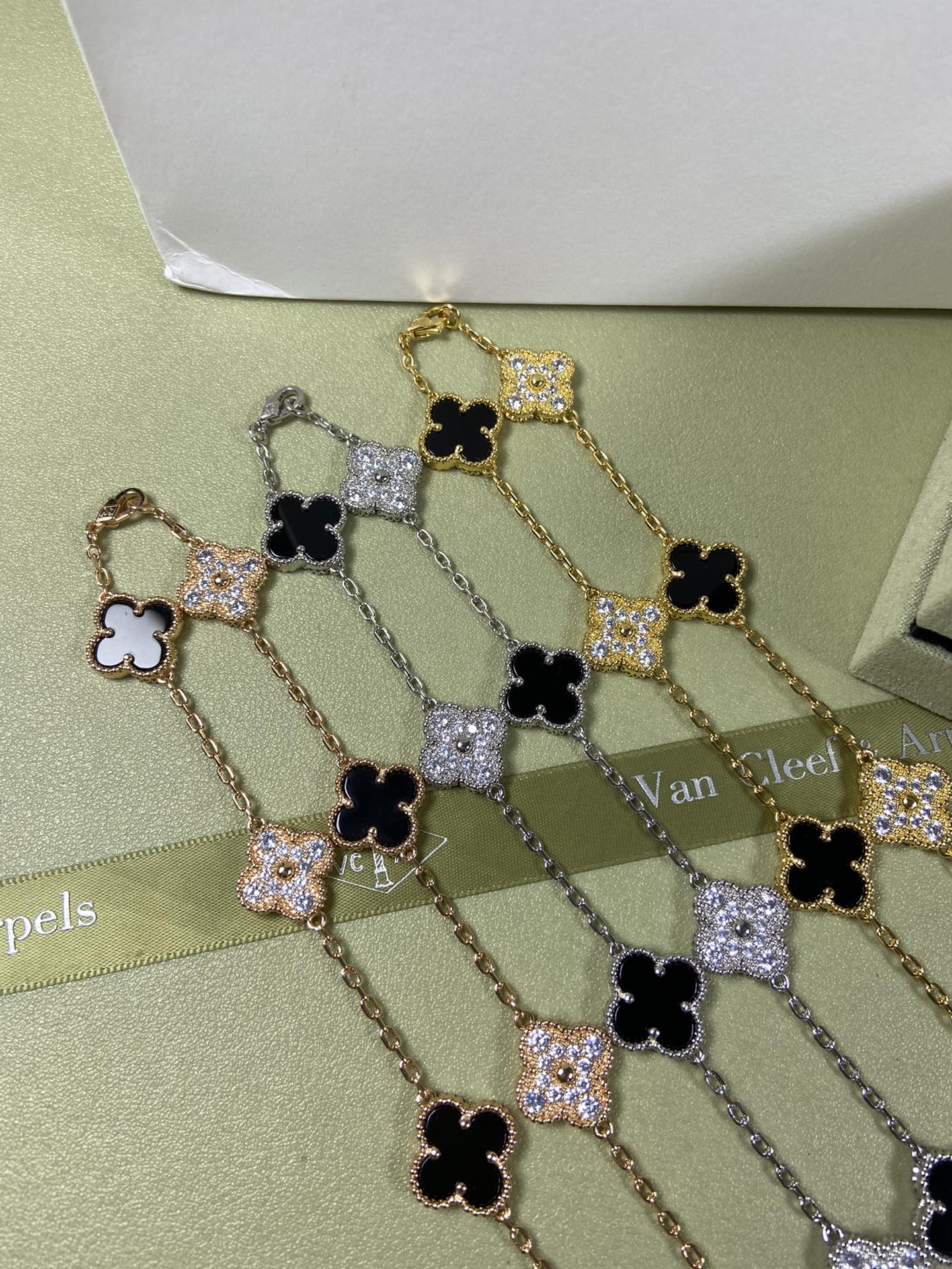 Van Cleef & Arpels 10 Clovers Necklace