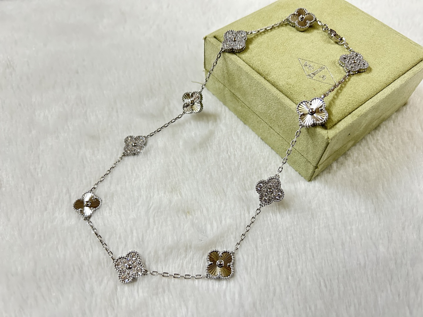 VCA Van Cleef & Arpels Ten-Flower Laser With Diamond Necklace Platinum, Rose Gold, Yellow Gold