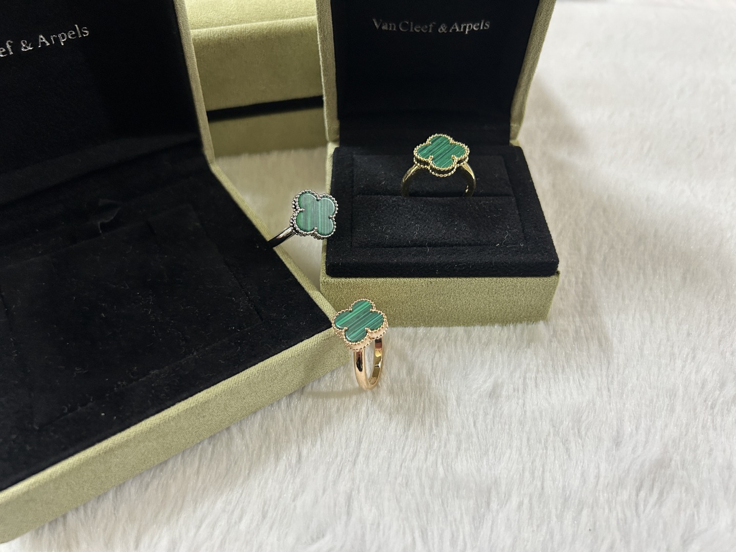 Van Cleef & Arpels Ring VCA Green Ring