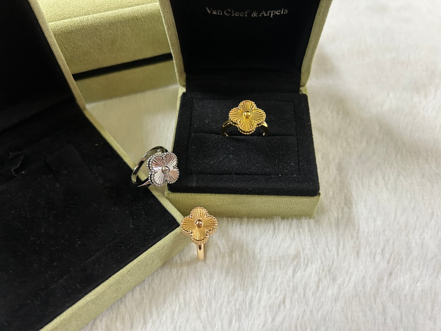 VCA Van Cleef & Arpels Laser Ring