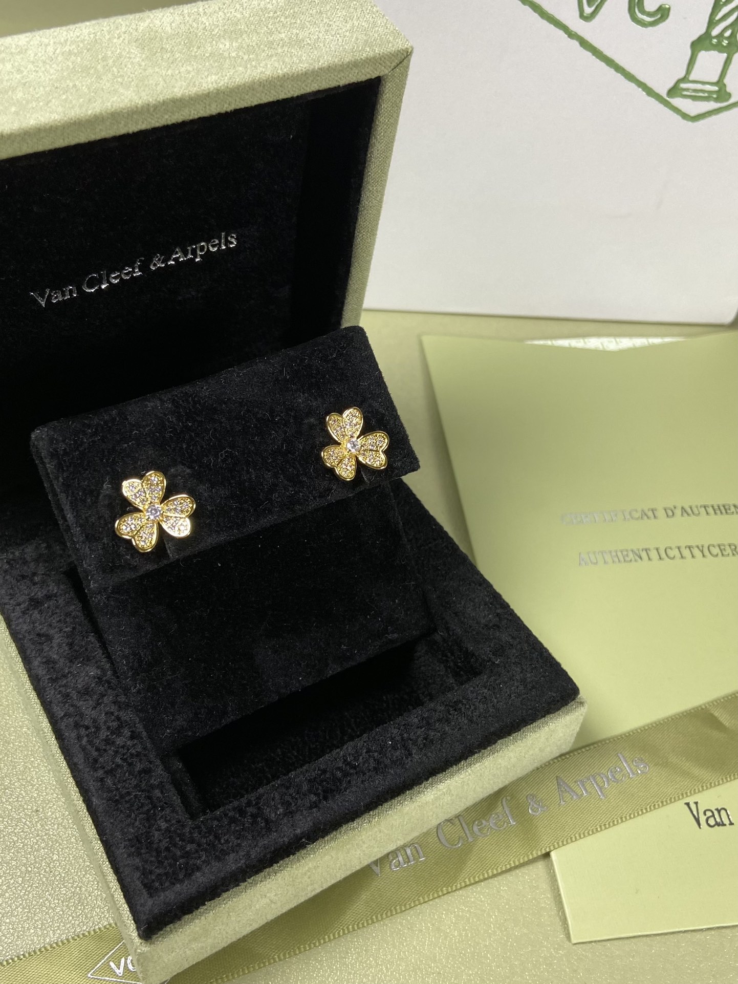 Van Cleef & Arpels Earrings VCA Clover Full Diamond Studs White Gold, Yellow Gold, Rose Gold