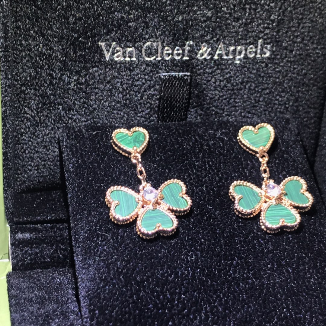 Van Cleef & Arpels Earrings 4❤️ Heart Stud Earrings with Dangles, Exquisitely Crafted High-Quality Version. Colors: Rose Gold, Yellow Gold, Red Carnelian, White Mother-of-Pearl, Peacock Turquoise. Available in Stock. Item Number: DJ525050450