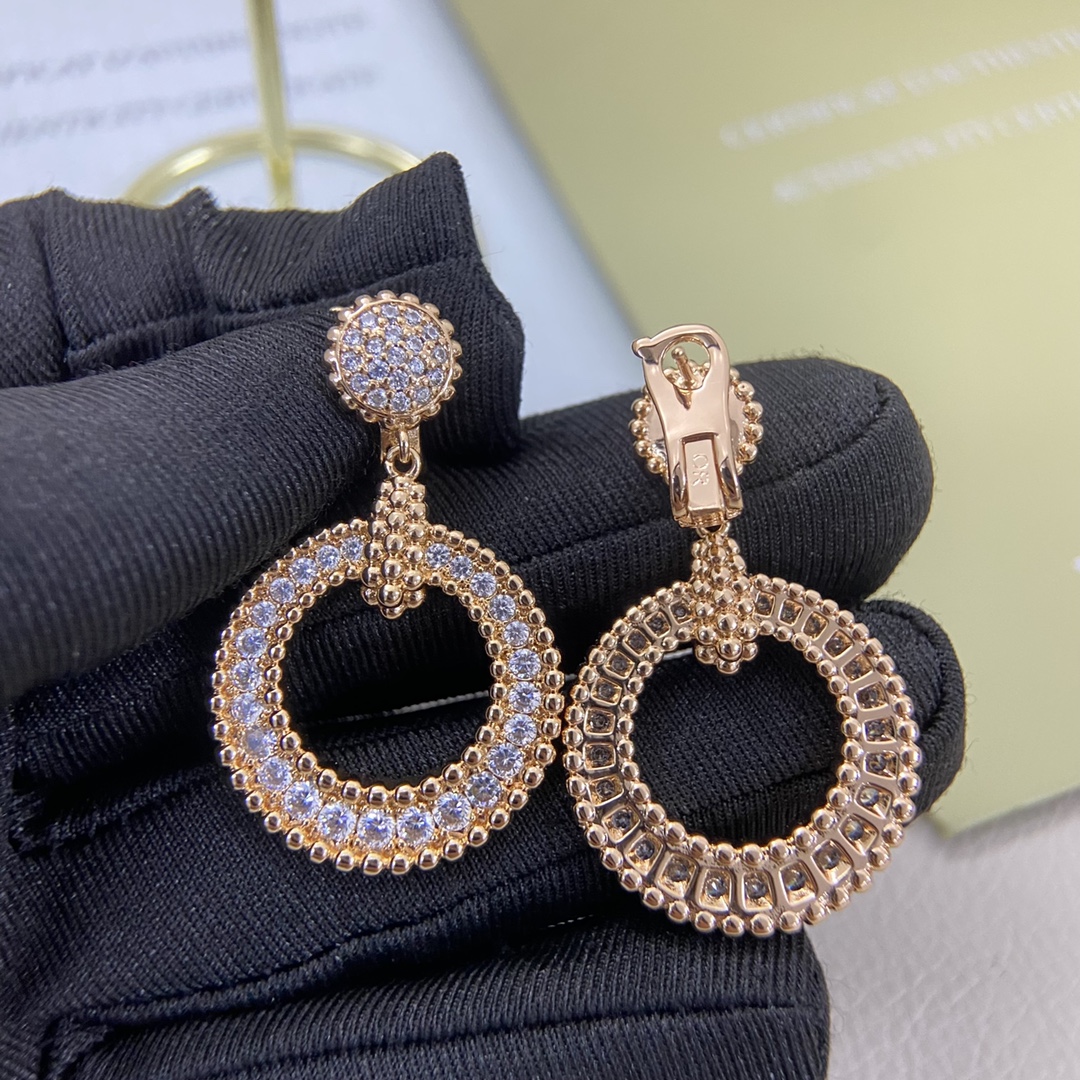 Van Cleef & Arpels Earrings FKEPM0003-064 New Pearl-Edged Diamond-Set Gold Studs