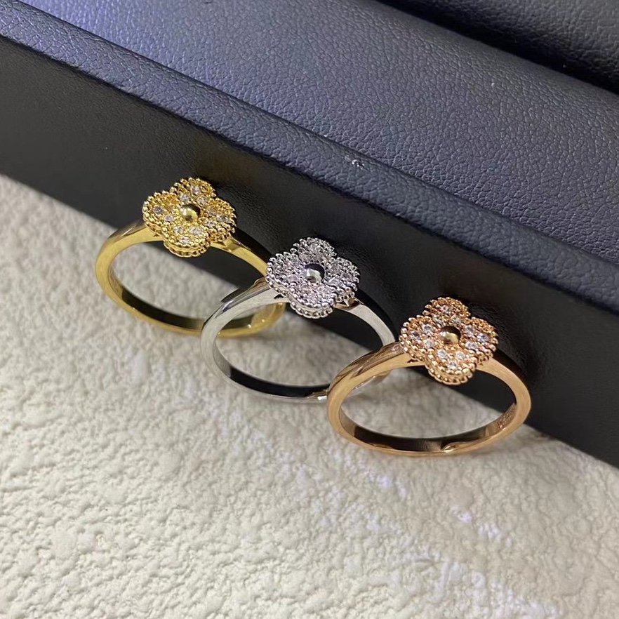 Van Cleef & Arpels Ring Mini Pavé Four-Leaf Clover Ring