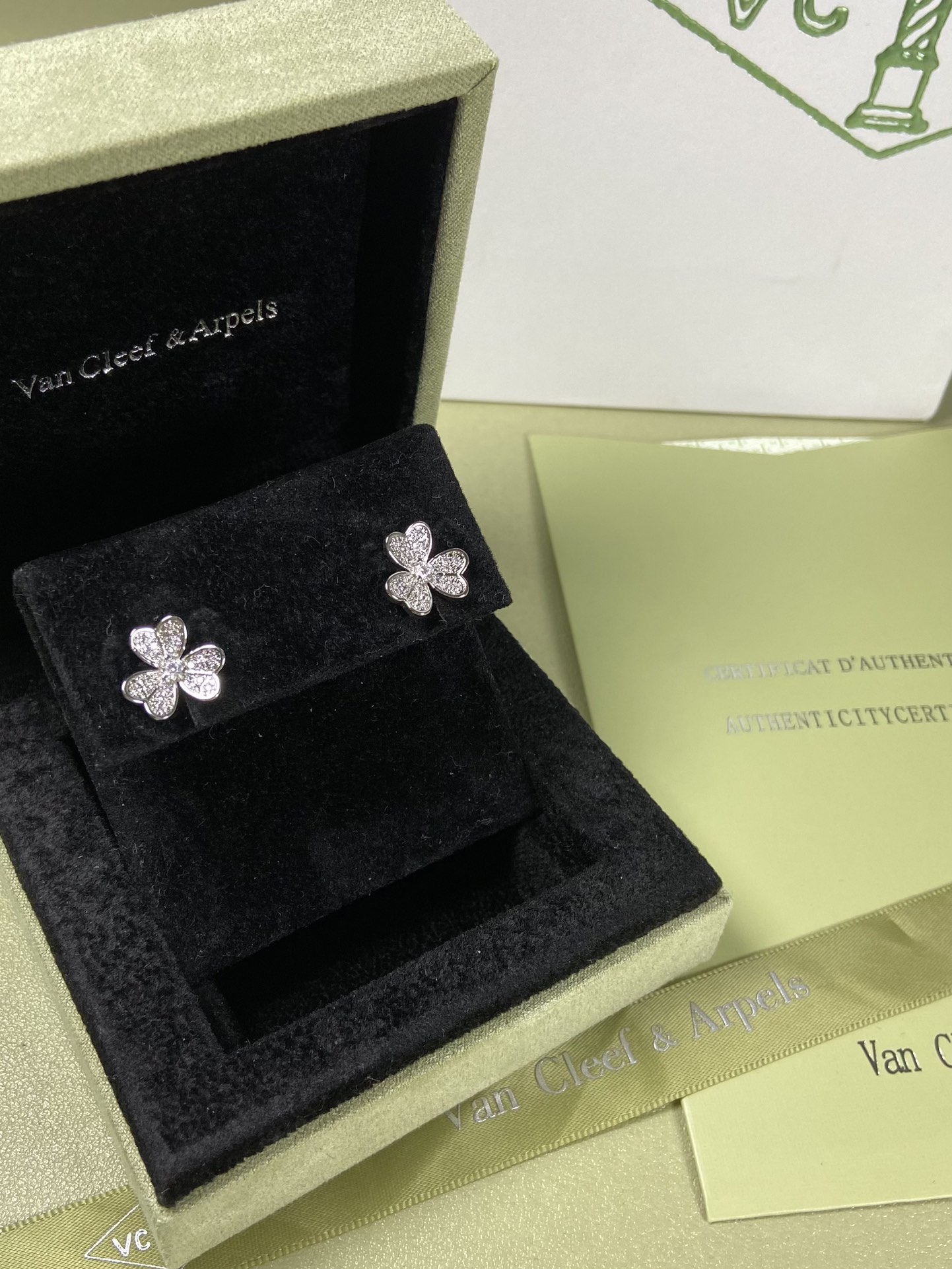 Van Cleef & Arpels Earrings VCA Clover Full Diamond Studs White Gold, Yellow Gold, Rose Gold