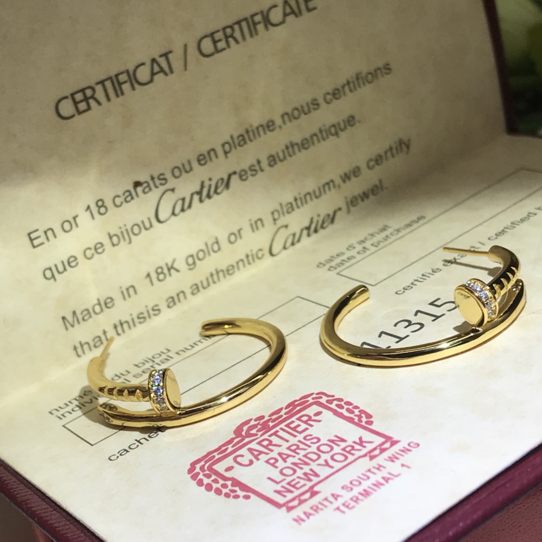 Cartier Stud Earrings New Head-to-Tail Diamond Stud Hoop In Stock High Quality