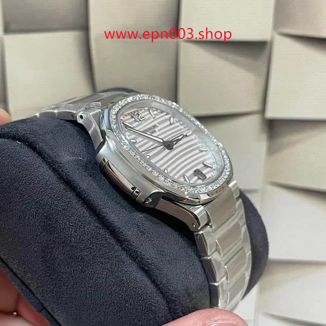 Nautilus 7118/1200A-010 35.2mm Ladies Watch