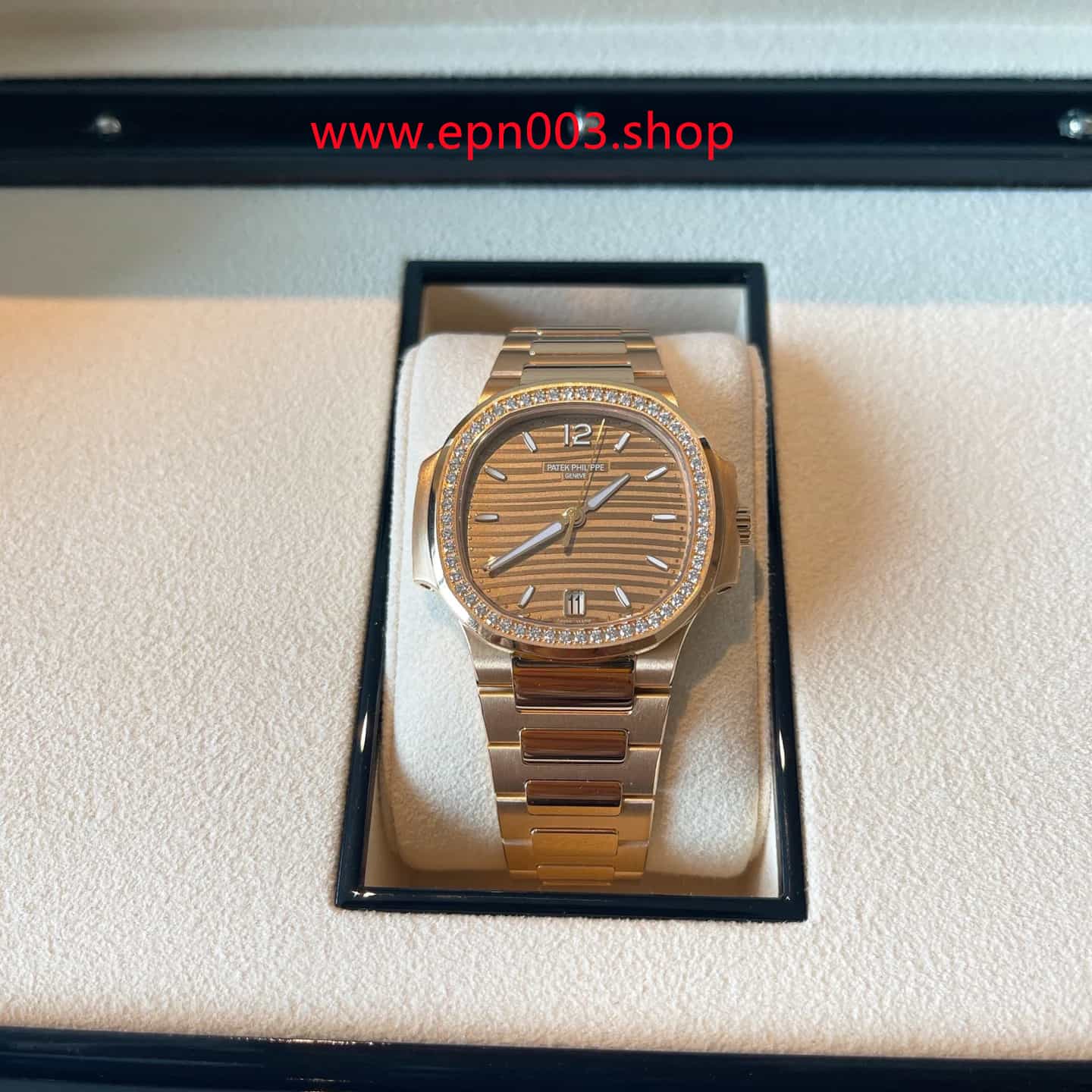 Nautilus 7118/1200R-010 35.2mm Ladies Watch