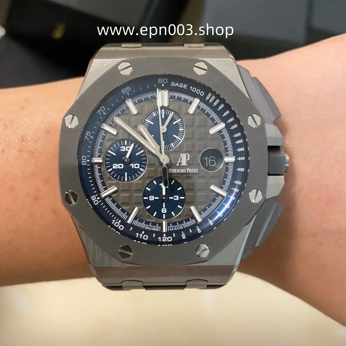 Royal Oak Offshore Selfwinding Chronograph 26400IO.OO.A004CA.02 44mm Mens Watch