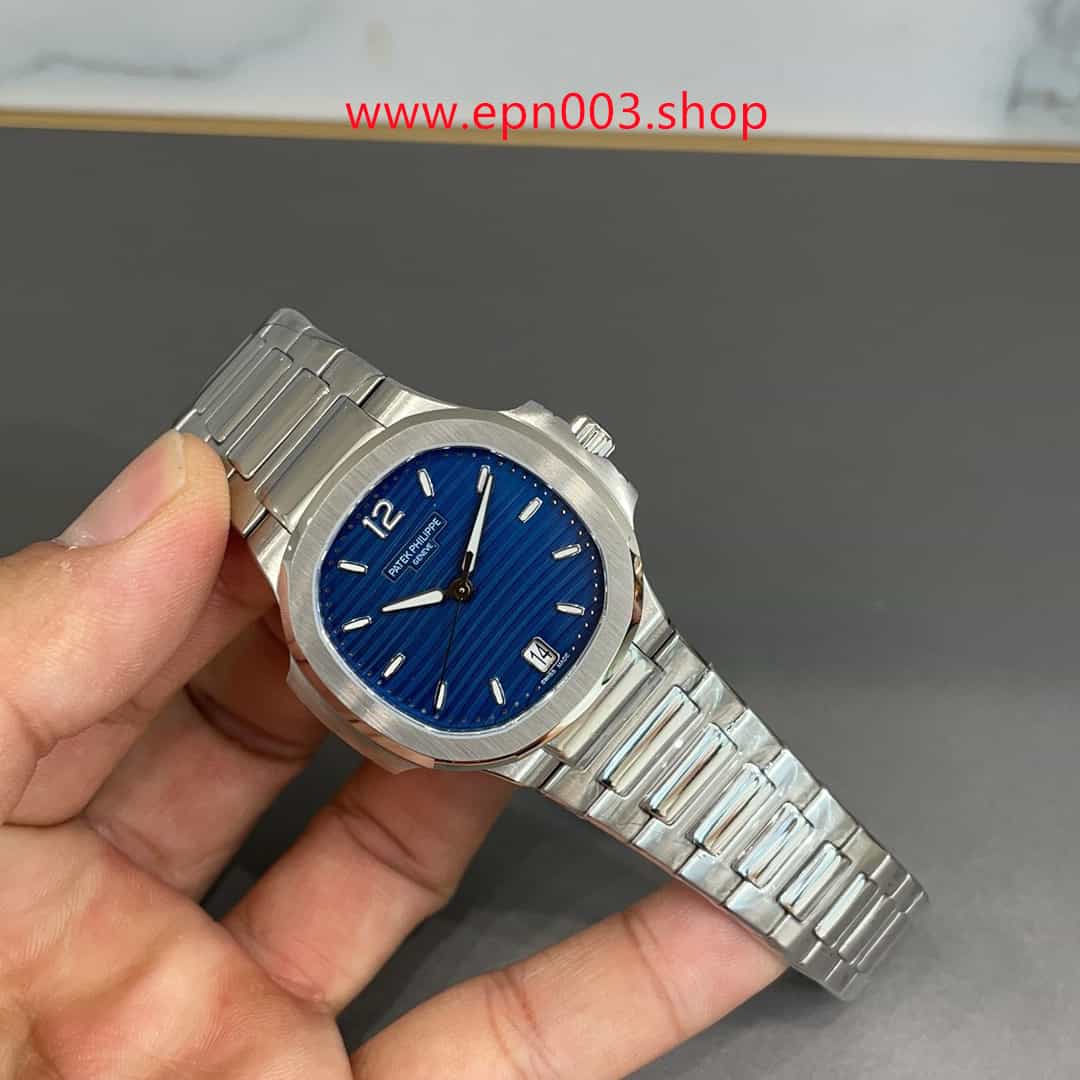 Nautilus 7118/1A-001 35mm Ladies Watch
