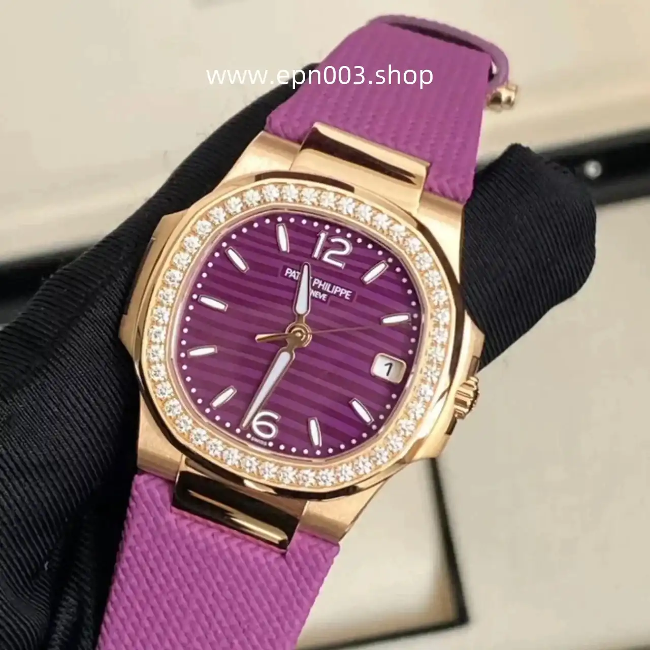 Nautilus 7010R32-013 32mm Ladies Watch