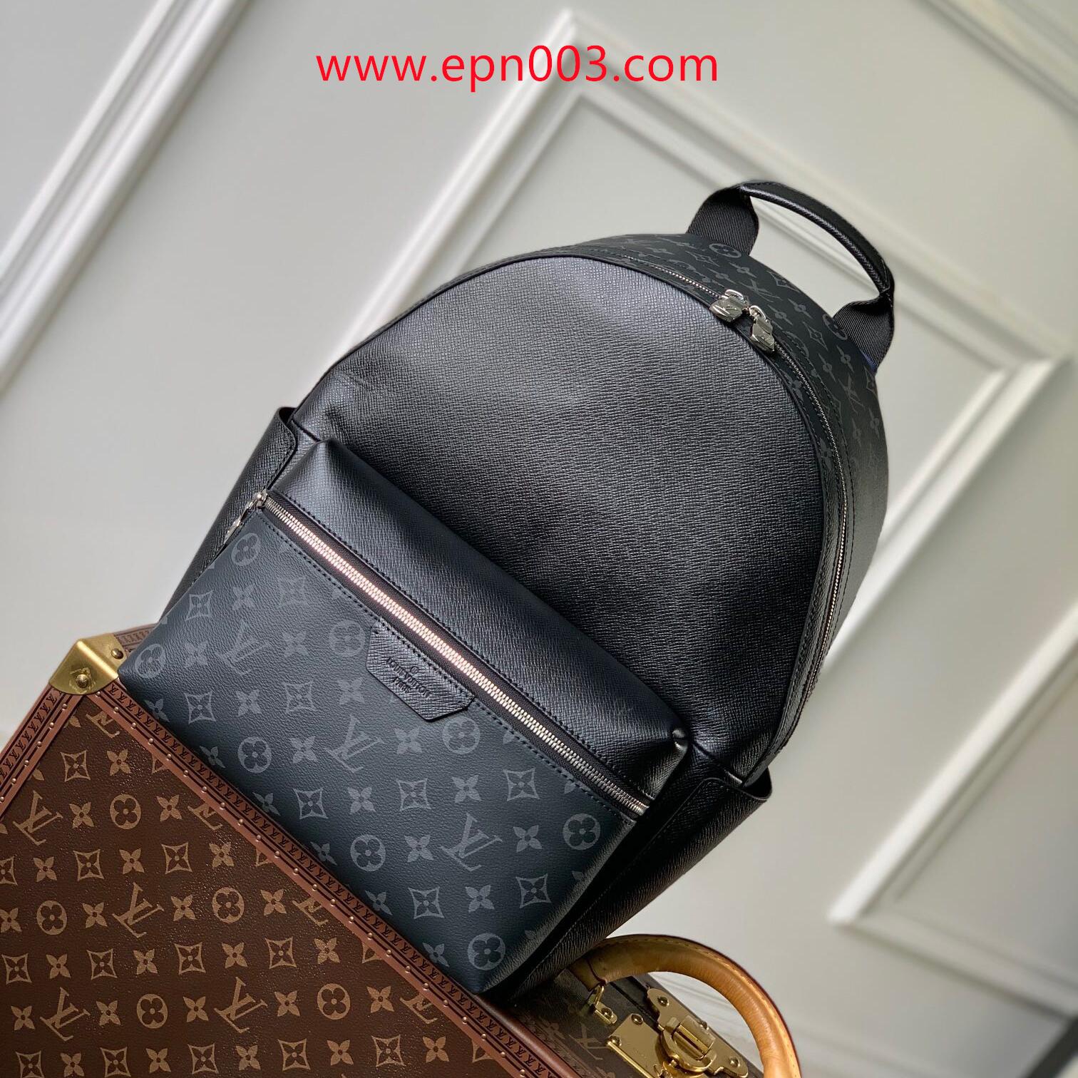 Discovery Backpack black white and blue M31033