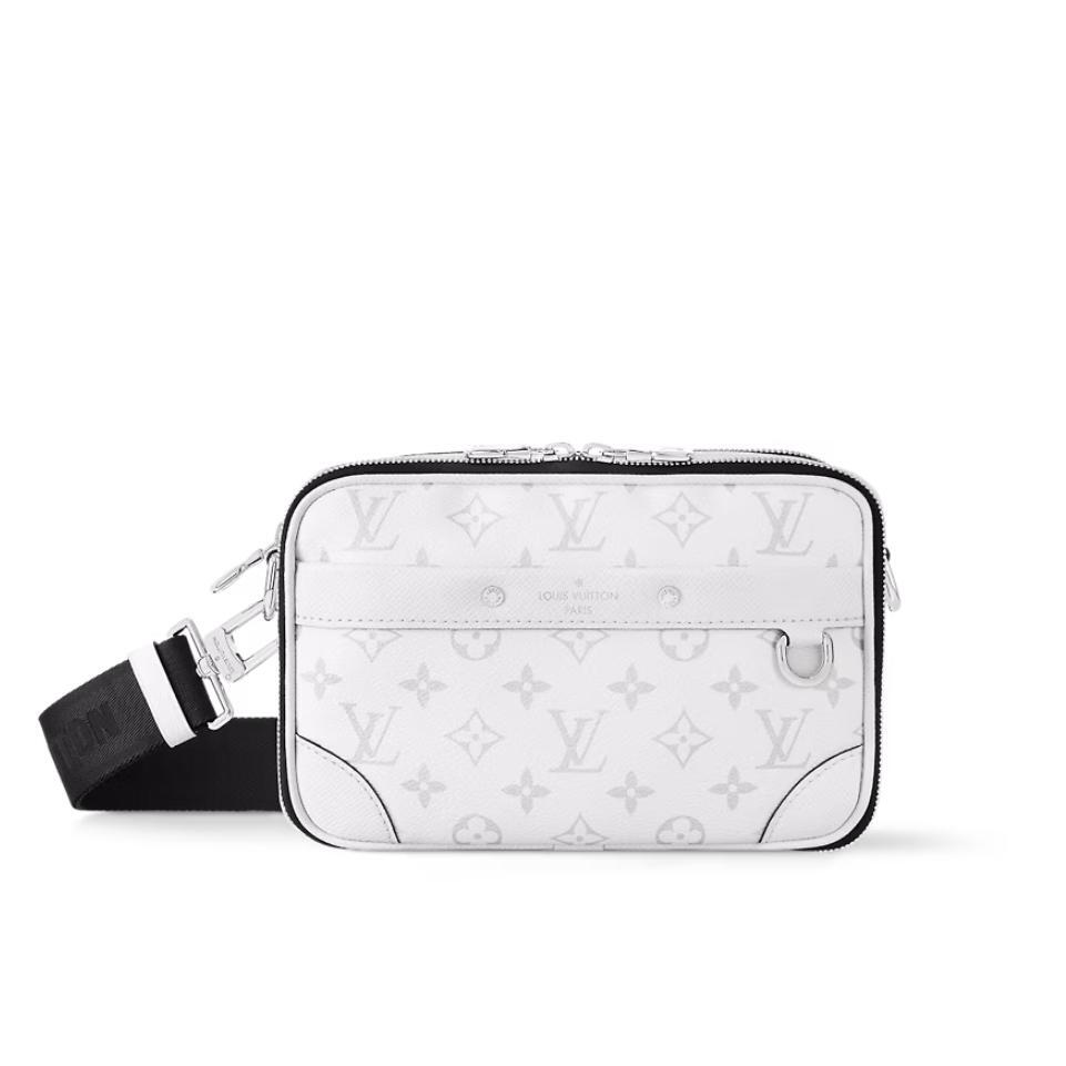 Small Bags and Bumbags Alpha Messenger M31069