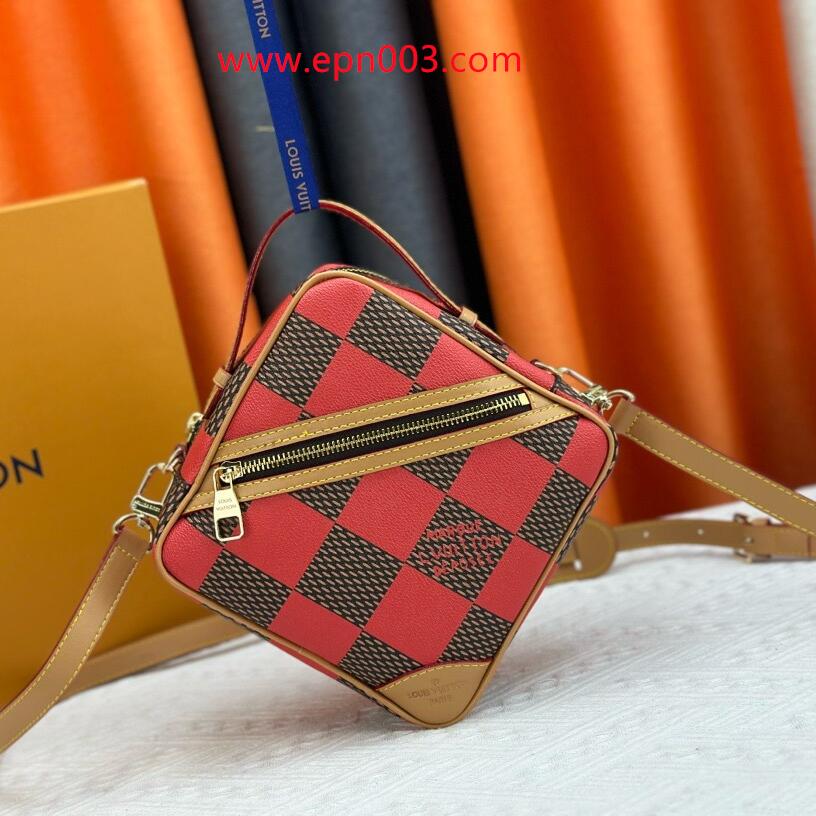 Crossbody Bags Chess Messenger N40561