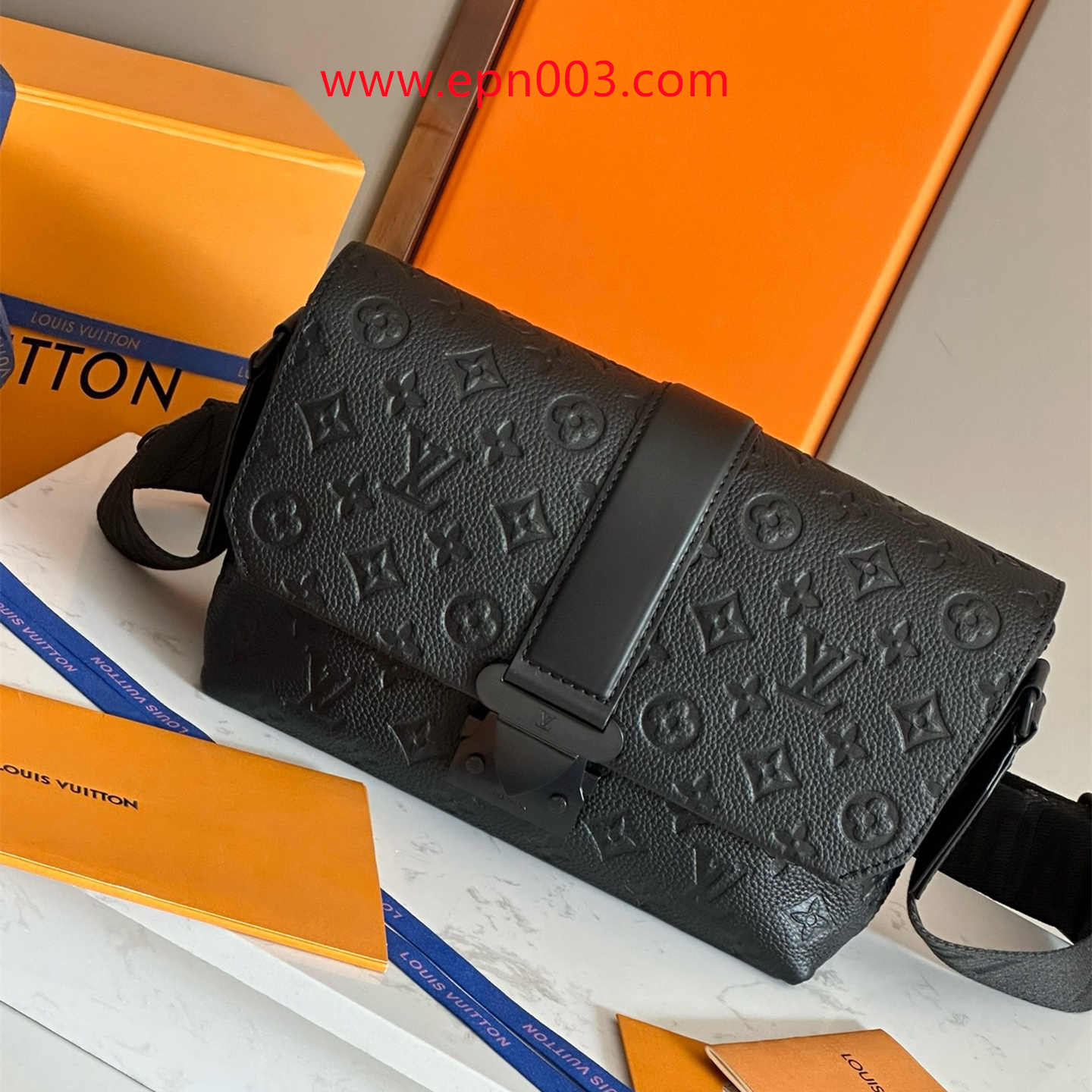 Crossbody Bags S-Cape Messenger M23741