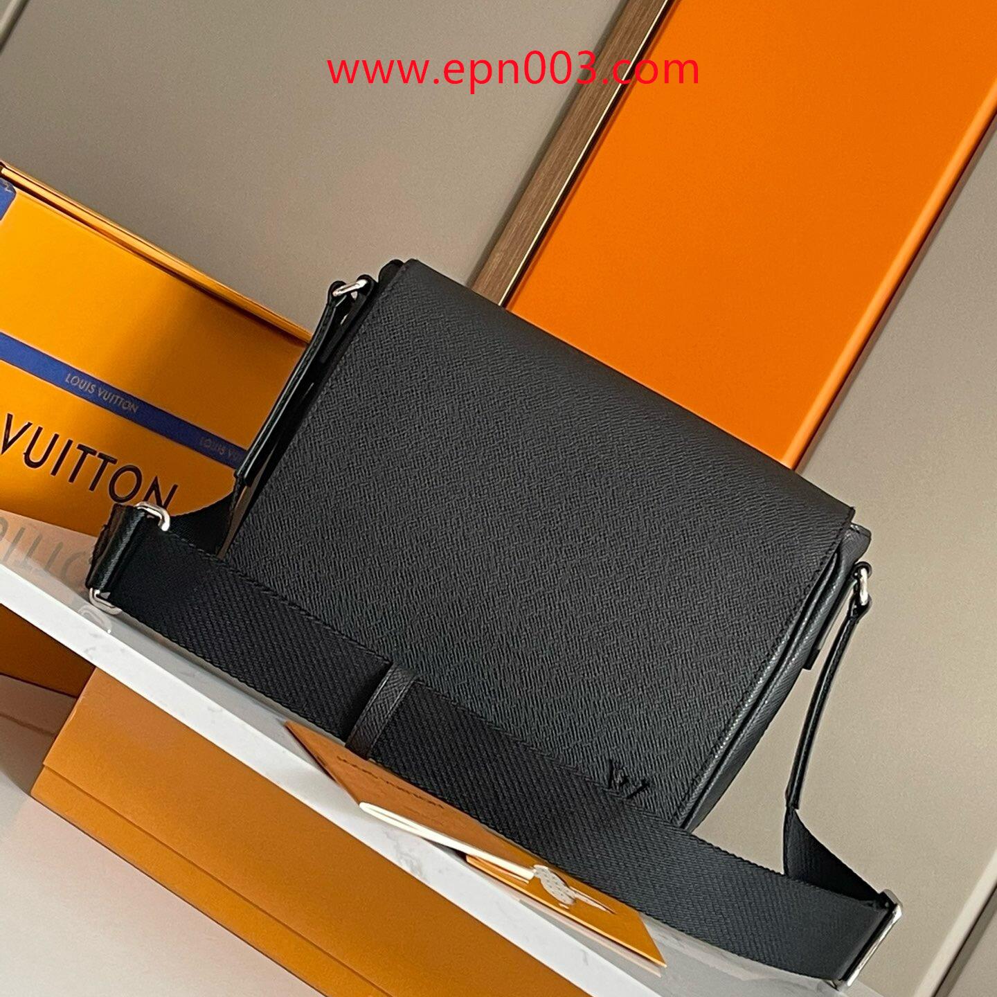 Crossbody Bags District PM M30850