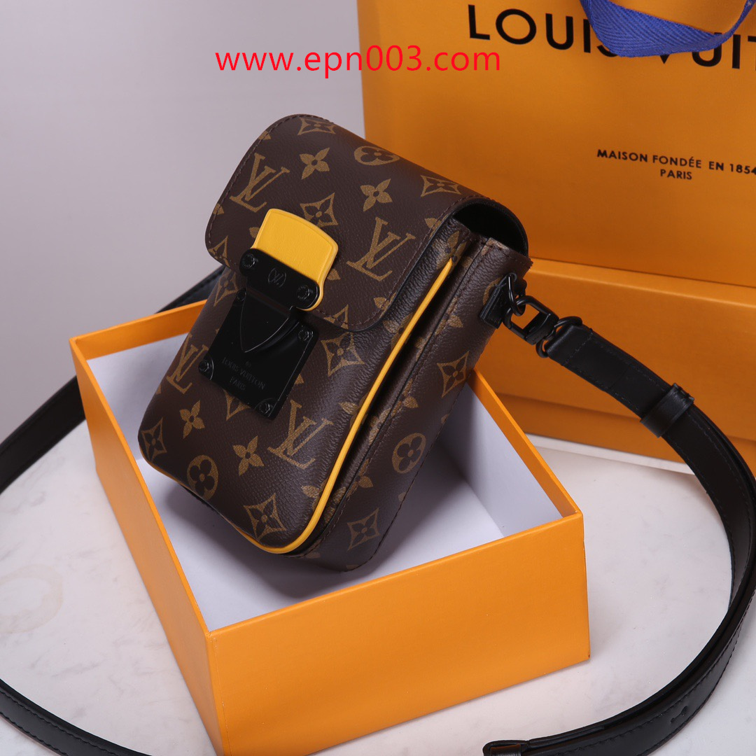 Crossbody Bags S-Lock Vertical Wearable Wallet M82535