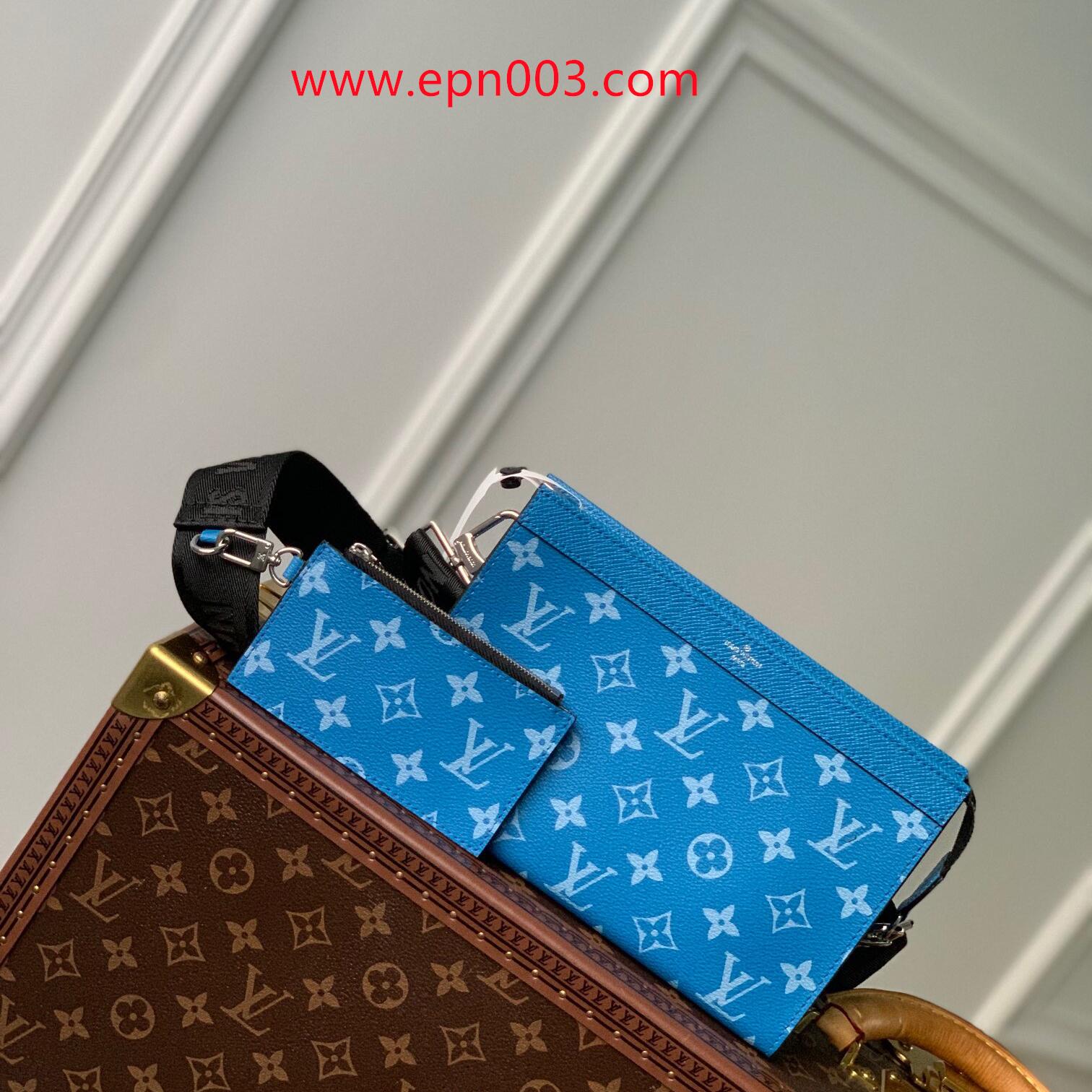 Crossbody Bags Gaston Wearable Wallet M83099