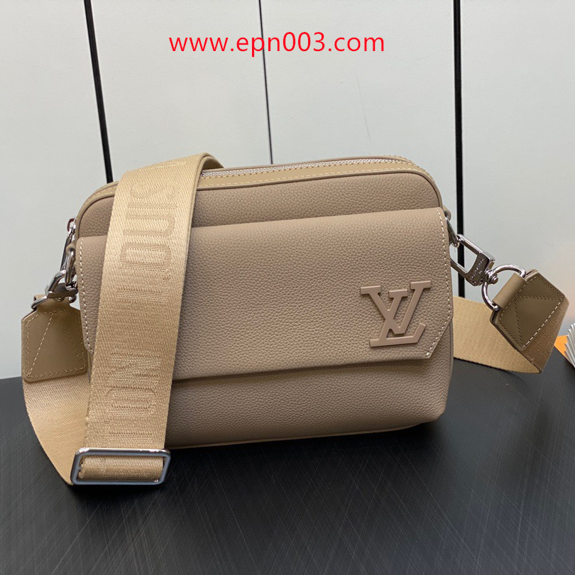 Crossbody Bags Fastline Messenger M23710