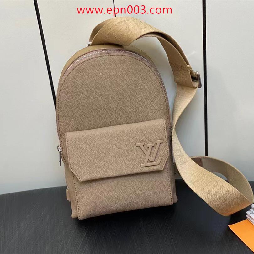 Leather Bags Selection Pilot Slingbag M23765