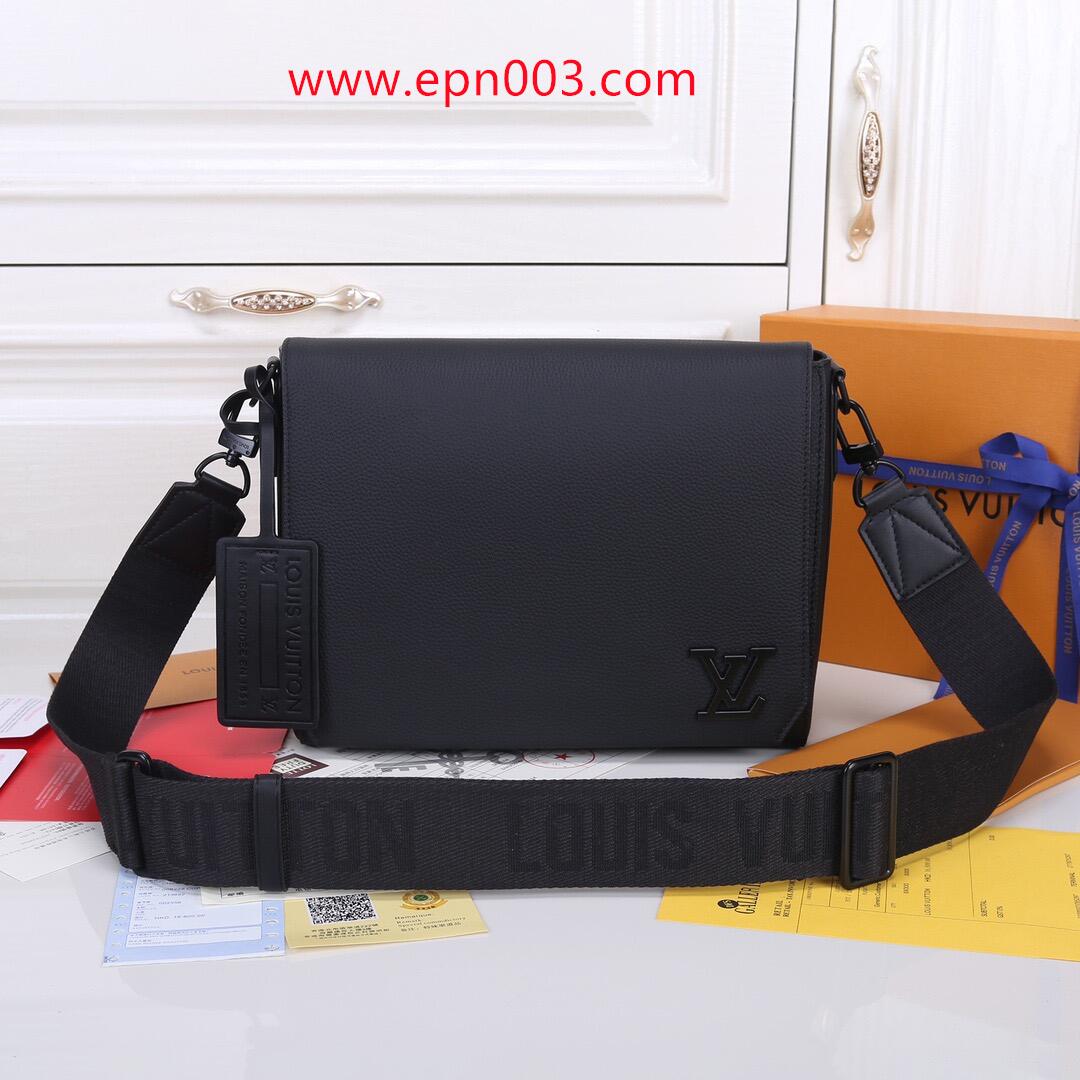 Leather Bags Selection Takeoff Messenger M57080