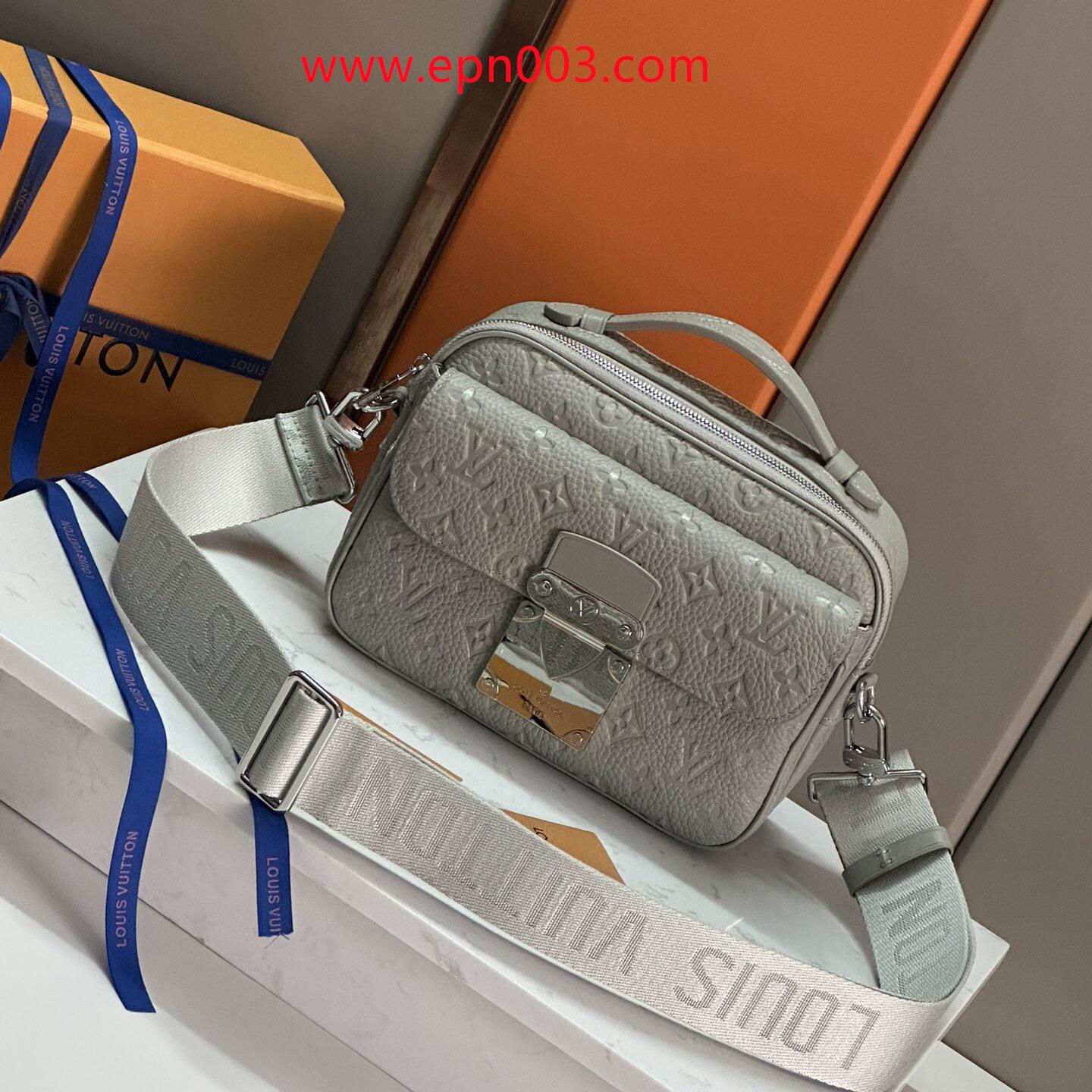 Leather Bags Selection S-Lock Messenge M23152