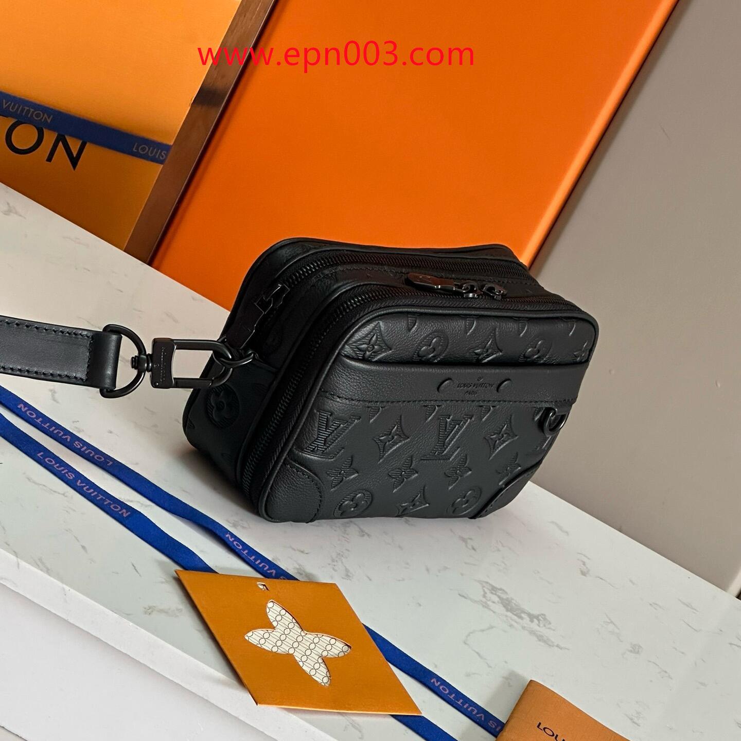 Leather Bags Selection Alpha Wearable Wallet M82544