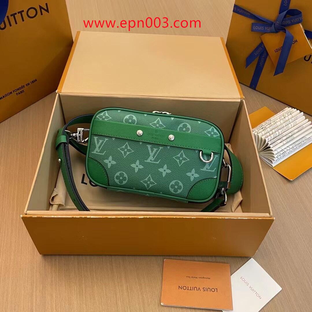 Crossbody Bags Alpha Wearable Wallet M30997