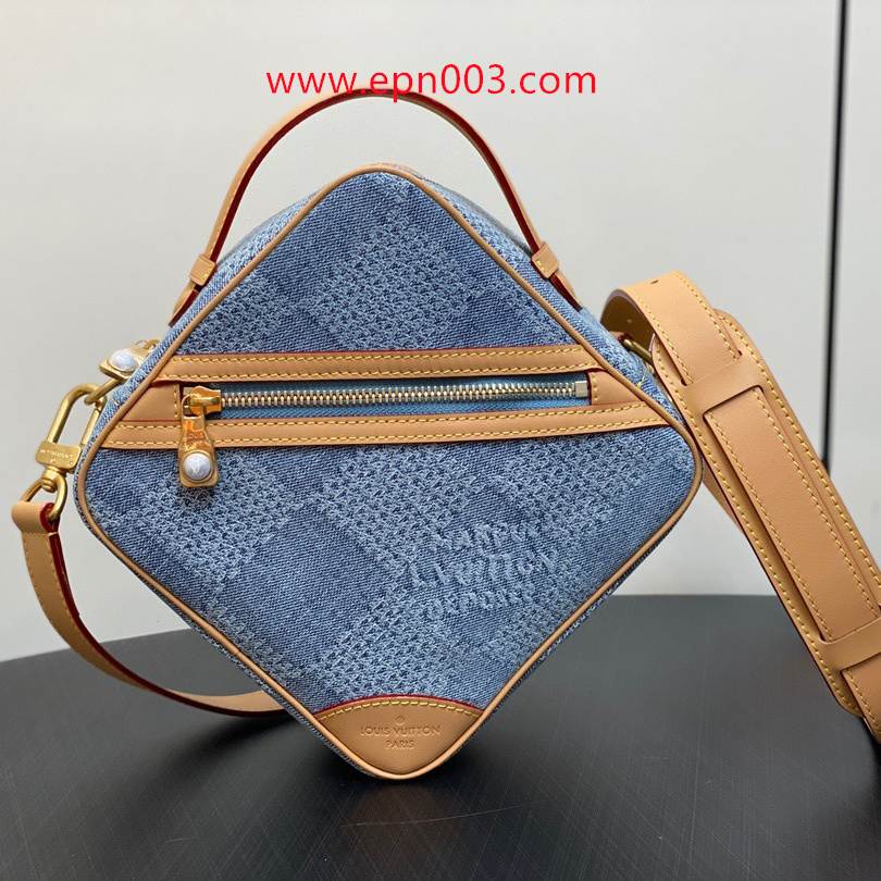 Small Bags and Bumbags Chess Messenger N40706