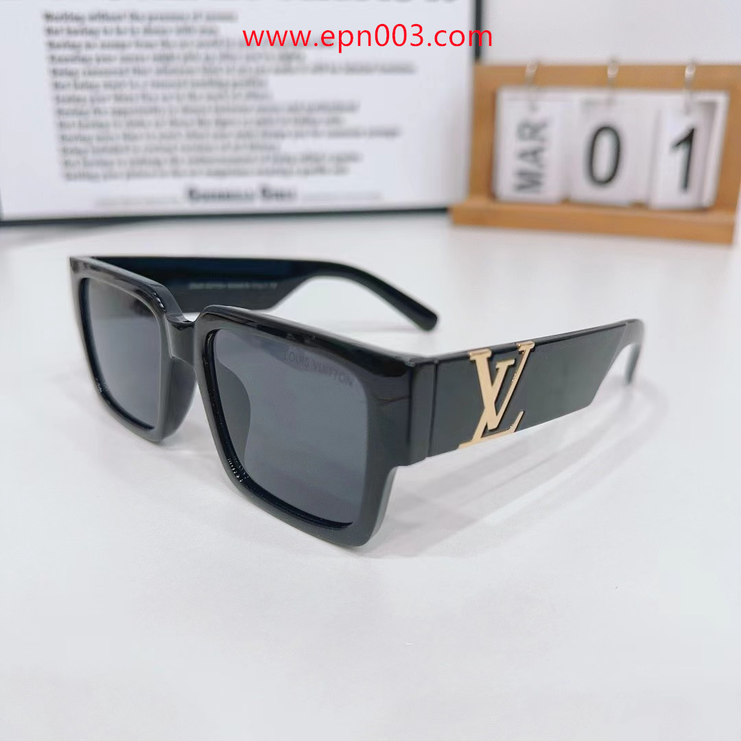 Clash Square Sunglasses Z1579E