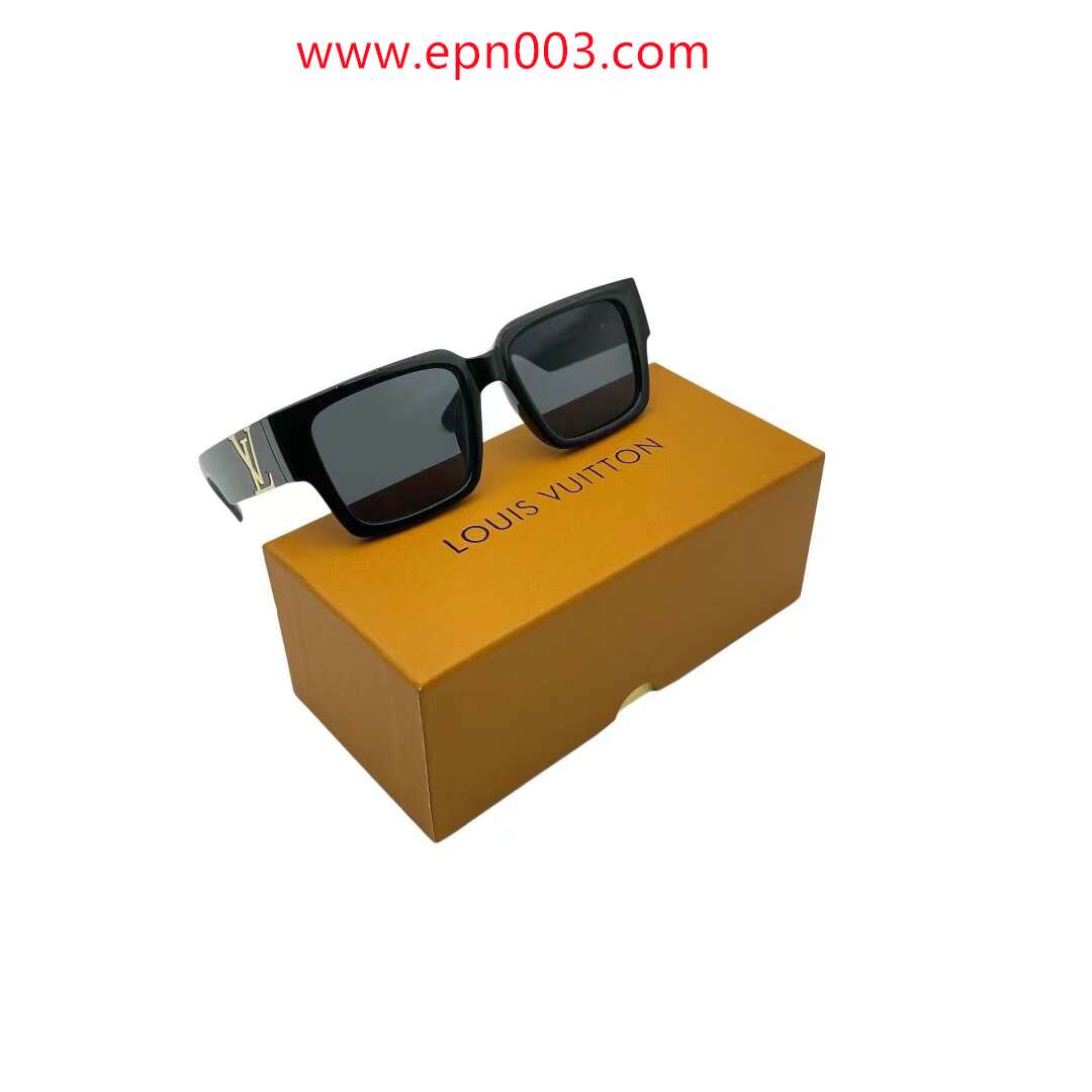 Clash Square Sunglasses Z1579E