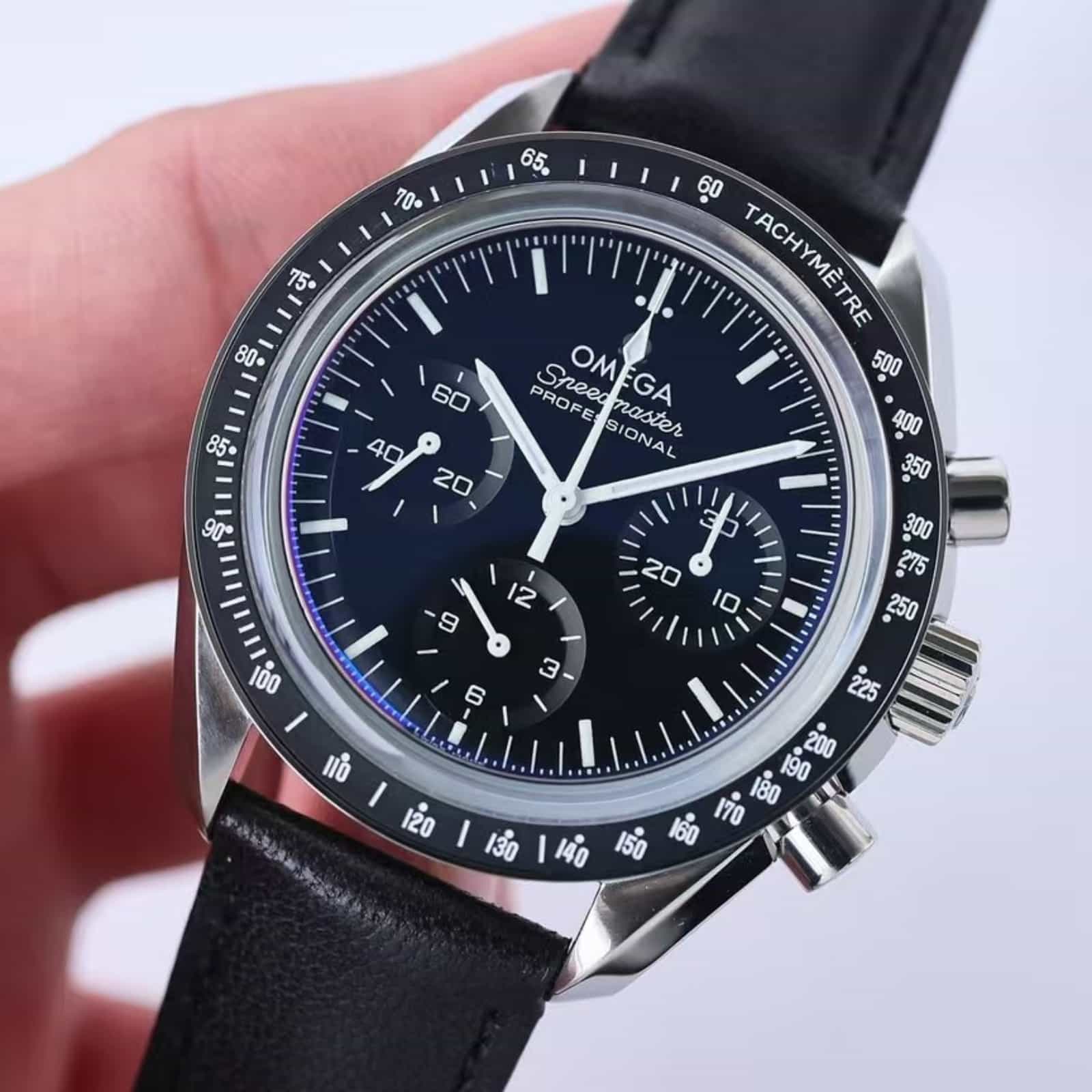 Speedmaster Moonwatch Professional 42mm-steel on leather strap - Mens Watch