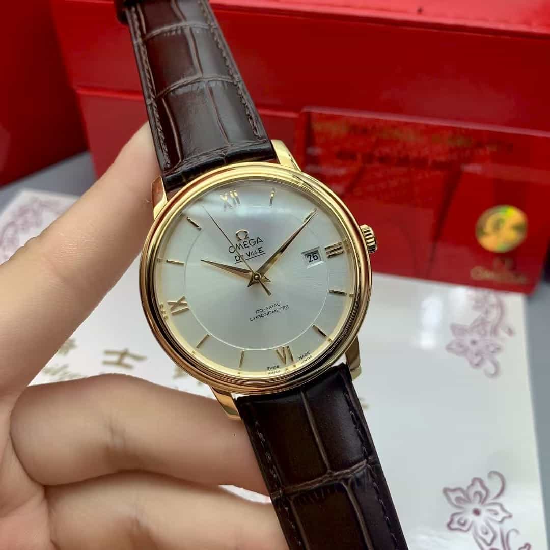 De Ville Prestige 39.5mm-Yellow Gold On Leather Strap