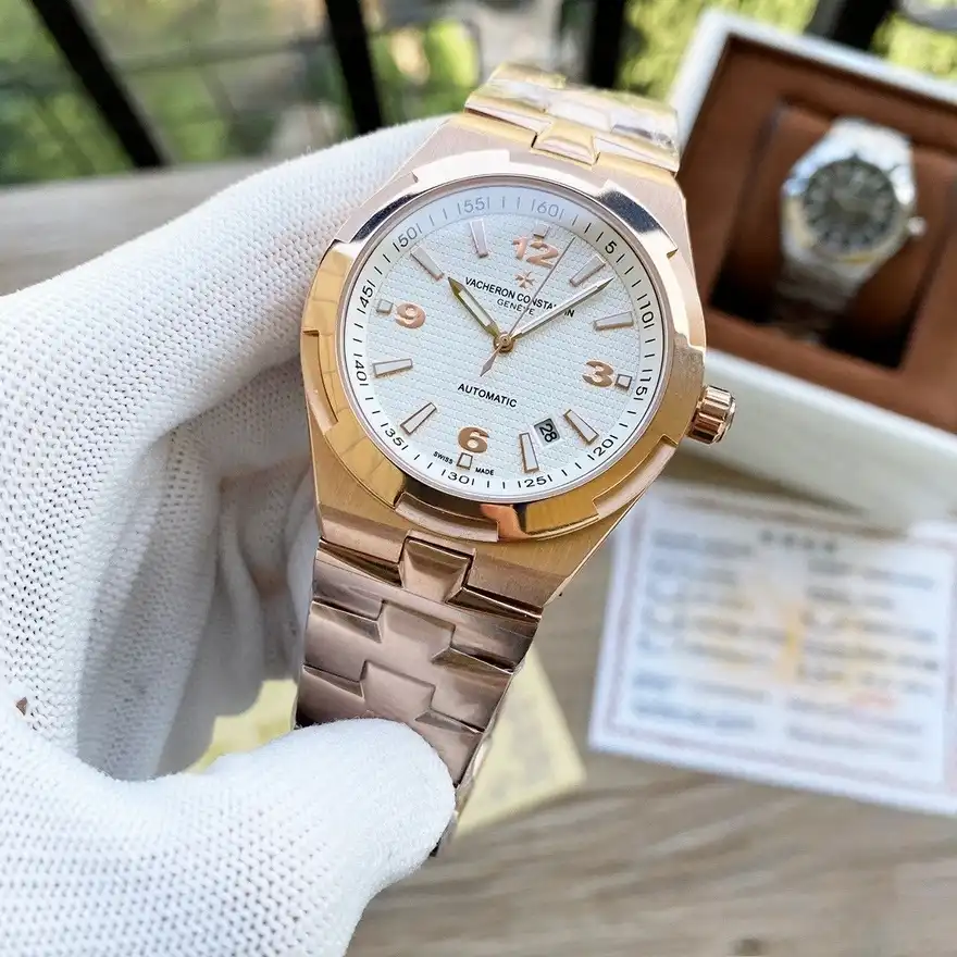 Overseas Stainless Steel 47040/B01A-9093 41 mm - Men Watch