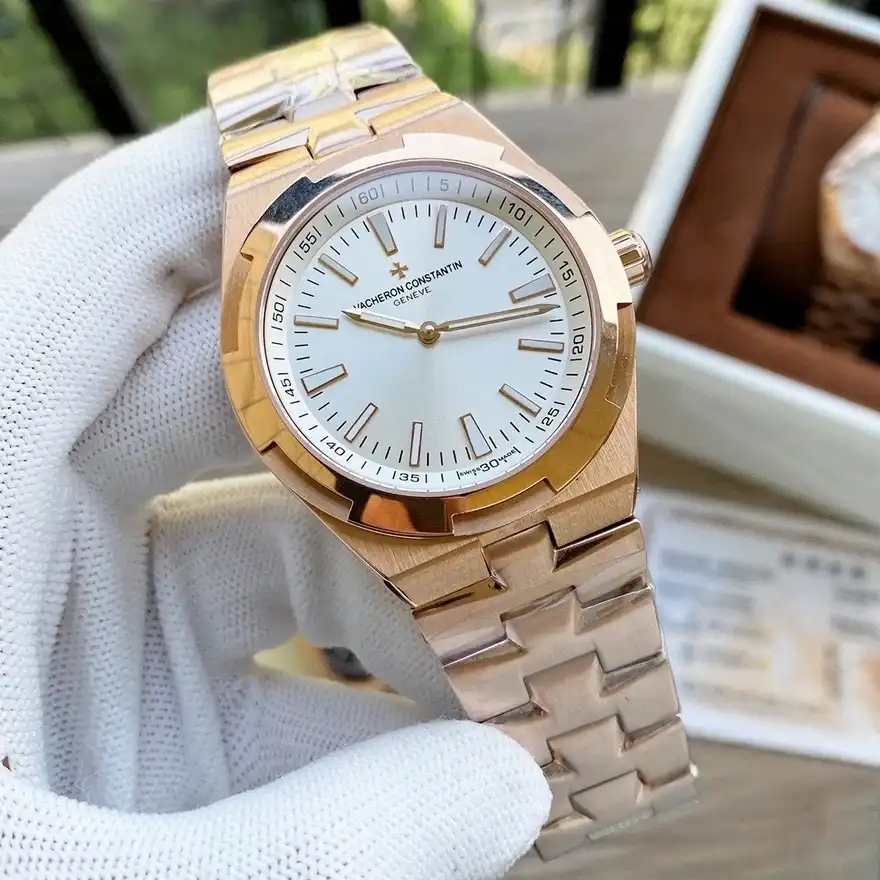 Overseas Stainless Steel 4500V/110A-B126 41 mm - Men Watch