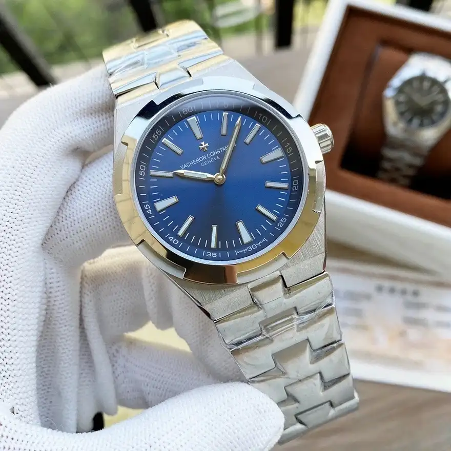 Overseas Stainless Steel 4500V/110A-B126 41 mm - Men Watch