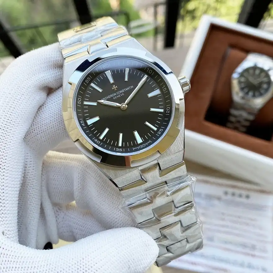 Overseas Stainless Steel 4500V/110A-B126 41 mm - Men Watch